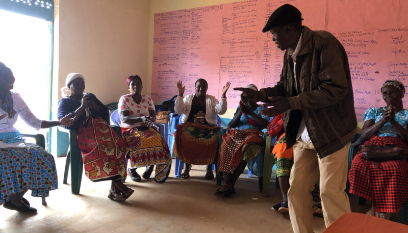 The faces of localisation: Benjamin Molimalawa, Chair of Kyumbuke Community Based Organisation addresses a meeting of local project participants in Kenya. © ABM.