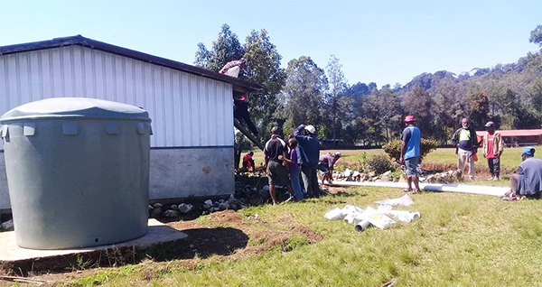 PNG EQ Yaken Primary School, Imbongu District - Prep Work for guttering systems by Tubiri Commnuity