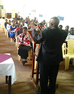 Bishop Joseph Mutungi addressing Sunday School teachers and youth leaders at the training. © ACK, 2016. Used with permission