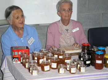 Marjorie Wall with Barbara Briggs, former National President of the ABM Auxiliary, at a fundraising luncheon for ABM in 2010. © Tim Swifte 