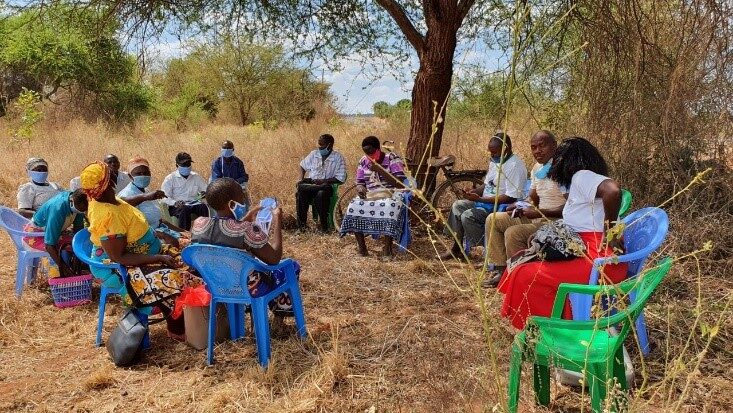 Women are increasingly participating in committees such as this one in Kenya, making decisions that affect their communities © ADSE. Used with permission.