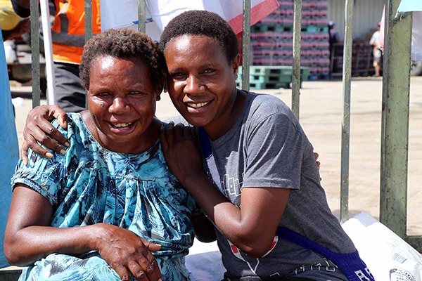 Rudy Dawarinai and her mother.