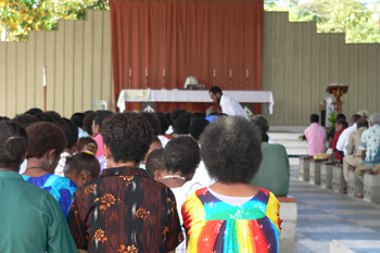 Parishioners in a church in PNG. © ABM/Brad Chapman 2007