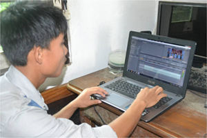 Video editing project in Myanmar. © CPM 2015
