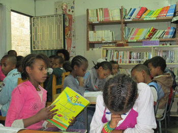 Students in St Matthew's library. ©The Episcopal/Anglican Diocese of Egypt 2013