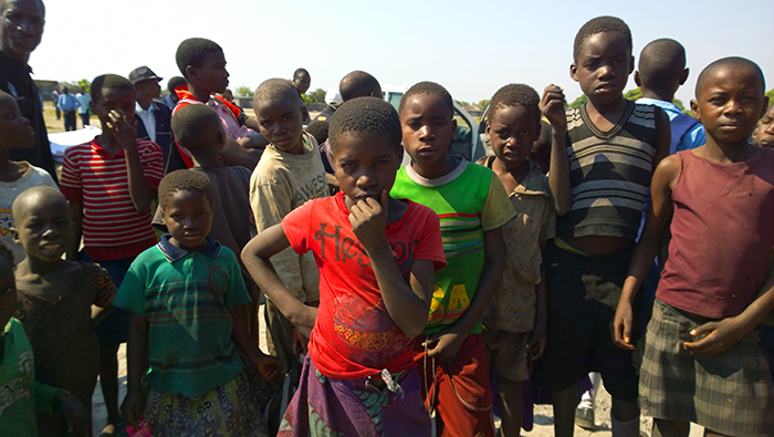 Children in Lui River